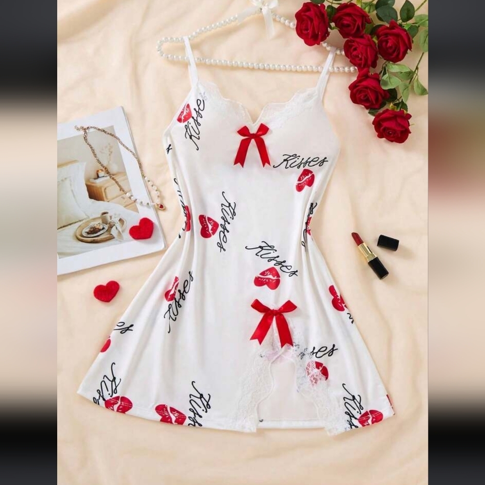 Sleep Slip with Red Bow & Lip Print